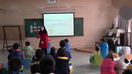 《动：歌表演（小花猫和小老鼠）》优质课课堂展示视频-苏少版（五线谱）小学音乐二年级下册
