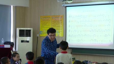 《唱：快乐的嚓嚓嚓 校园的早晨》课堂教学视频实录-苏少版（五线谱）小学音乐五年级上册