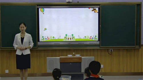 人教版数学二下《克和千克》优质课教学视频-执教：刘伶俐