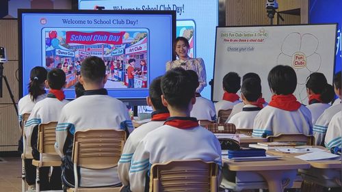 《Unit 5 Fun Clubs Section A 1a-1d》人教版七上英语2025秋展示课视频