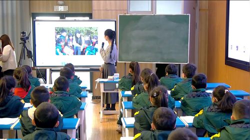 《整十、整百数除以一位数》人教版三上数学2025AI赋能的信息技术与小学数学课堂教学深度融合赛课一等奖视频