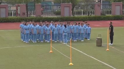《双脚连续跳过障碍》小学五年级体育与健康（水平三）展示课视频