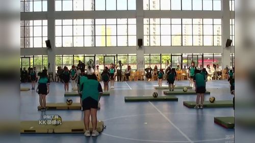 《排球救球接滚翻》小学四年级体育与健康2024优质课评比一等奖视频