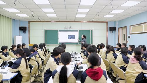 《给你一点颜色》人音版高二音乐2026人工智能赋能课堂教学经典案例课堂实录视频