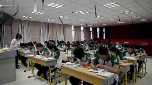 《三角形的内角和》人教版八上数学2025展示课视频