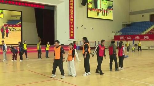 《轻排球扣球体验与比赛》八年级体育与健康2025展示课视频
