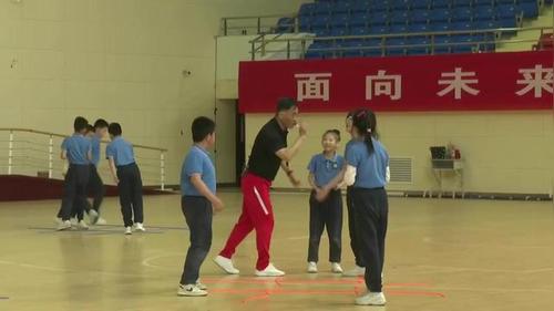 《体能:灵敏+位移速度游戏》四年级体育与健康2025展示课视频