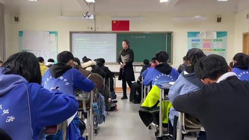 《运动的快慢》人教版初中物理八上课堂实录视频