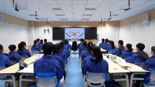 《认识自己》新课标部编版道法七上公开课