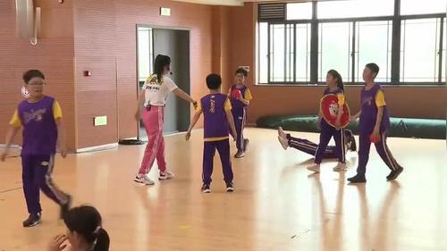 《手球射门的练习方法：射准》小学四年级水平二2024大单元跨学科项目化学习视频