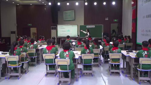 《观察简单组合体》人教版五上数学2026湖南省聚焦图形的位置与运动高质量教学优课视频