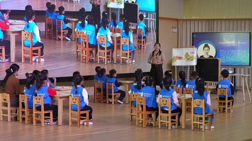 《母鸡萝丝去散步》2026大班阅读活动优课视频