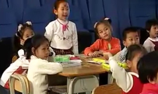 《哈哈镜，笑哈哈》岭南版小学美术三年级上册优质课视频