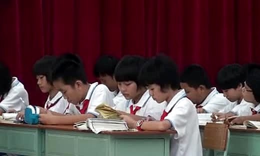 初中语文 本命年的回想 优质课视频