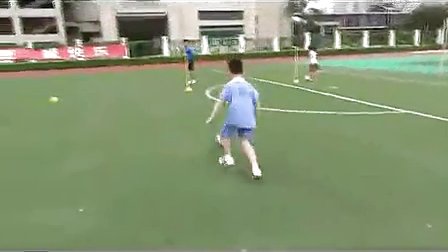 小学三年级体育《脚外侧带球》优质课教学视频-郭旭峰