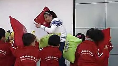 《好玩的布垫》王娜山东省幼儿园教师说课实录视频