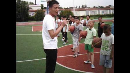 《原地排球》科学版二年级体育，刘彬