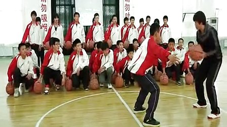 人教版初中体育与健康《篮球-体前变相换手运球》优质课教学视频