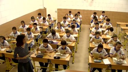 初中英语外研版七上Module 3 Unit 1 there are thirty students in my class天津周影