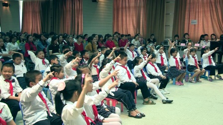 桂教版二年级音乐《排排坐》广西中小学优质课及观摩活动-钟连芬
