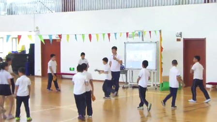 小学体育人教版三四年级《4.发展投掷能力的练习和游戏》辽宁徐成洋