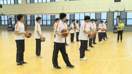 《篮球-进行间单手肩上投篮》优质课（人教版初一体育与健康，张丽蕊）
