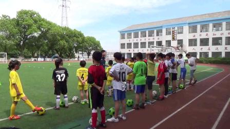 《足球-脚背正面，内侧踢球》人教版初一体育与健康，南昌市县级优课