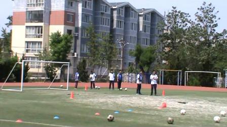 《足球-简单战术配合》人教版初一体育与健康，大连市县级优课