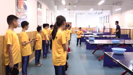 人教版体育五年级《乒乓球正手快攻》课堂教学视频实录-何立
