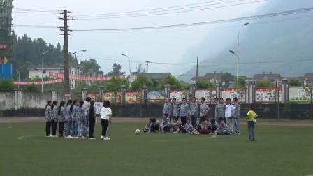 《足球-脚内侧踢球》人教版初一体育与健康，德阳市县级优课