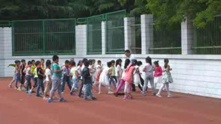 《水平一：跑与游戏》二年级体育，韩红军