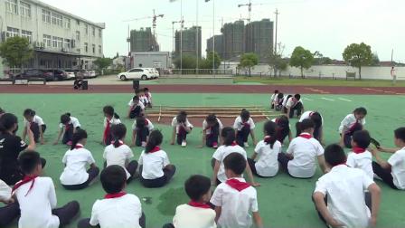 小学体育五年级《跳跃游戏“跳竹竿”》课堂教学视频实录-江旖娜