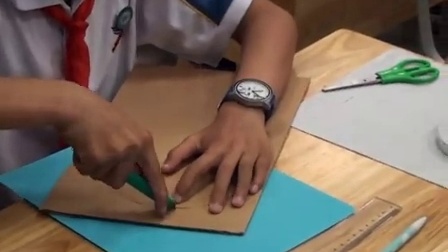 浙教版小学劳技五下《纸板凳的制作》课堂教学视频实录-丁银芬