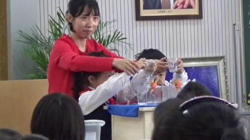 一年级下册科学视频课堂实录-5.玩转小水轮 苏教版-江阴市