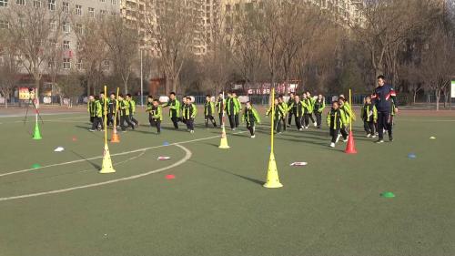 《迎面接力跑》人教版小学三年级体育优质课视频-杨宇超