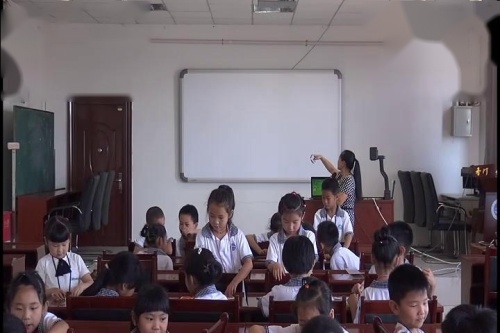 人教版数学一下《认识图形（二）-七巧板》河北于秋红老师-课堂教学视频实录