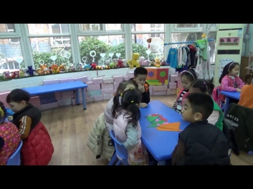 幼儿园大班《图形变变变》课堂教学视频实录-成亚欣