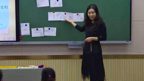 小学数学人教版四上《平行与垂直》优质课视频实录-执教：姚利利老师