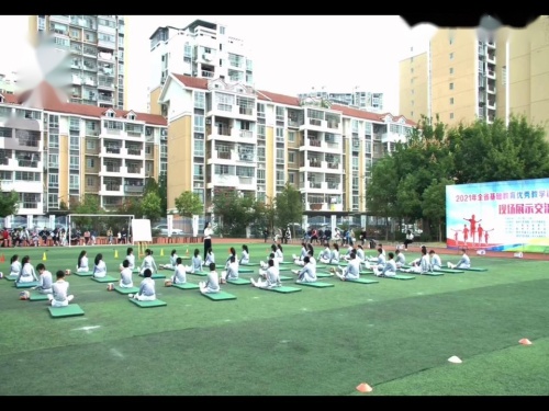 《肩肘倒立》示范课教学视频-人教版五年级体育-江西省优秀课例展示活动