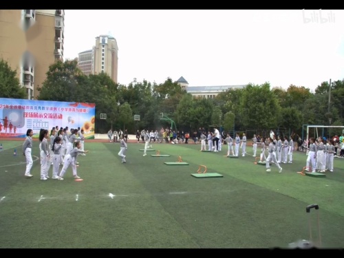 《障碍跑》示范课教学视频-人教版四年级体育-江西省优秀课例展示活动