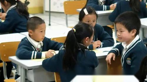 人教版数学五上《解决问题》湖北省黎珍琴老师-课堂教学实录视频