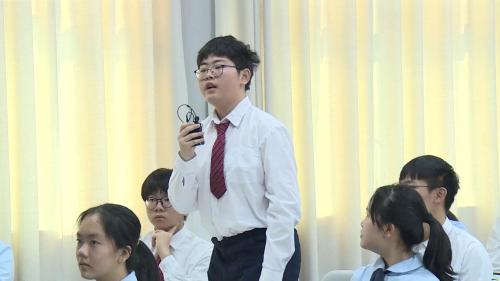 《小刺猬变形记》与人为善主题班会获奖视频-执教老师：张莹