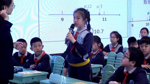 《小数的大小比较》人教版四下数学-骨干教师新课标示范课视频-执教老师：刘晓