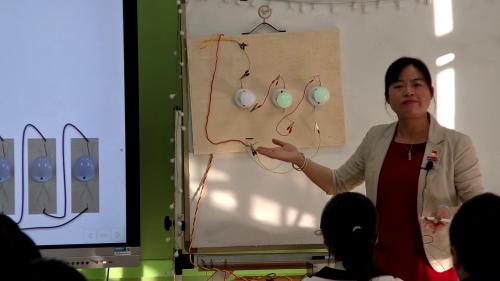 《串、并联电路中电压的规律》人教版九年级物理获奖视频