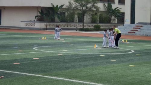 《发展操控性技能》观摩课教学视频-二年级体育-跨学科体育教学研讨活动