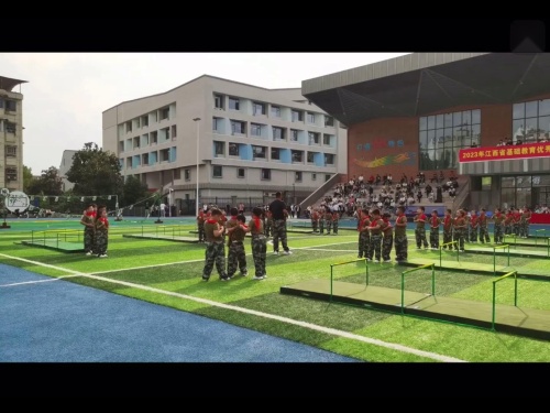 《低姿匍匐》观摩课教学视频-二年级体育-江西省基础教育优质课教学课例交流活动