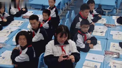 《大概念背景下跨学科揭秘动物的运动》人教版八上生物公开课视频