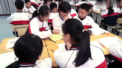 《关爱他人1》部编版八上道德与法治展示课视频