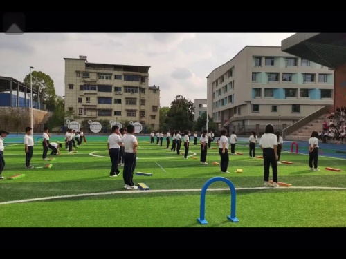 《障碍跑-逃生与救援》观摩课教学视频-四年级体育-江西省基础教育优质课教学课例交流活动