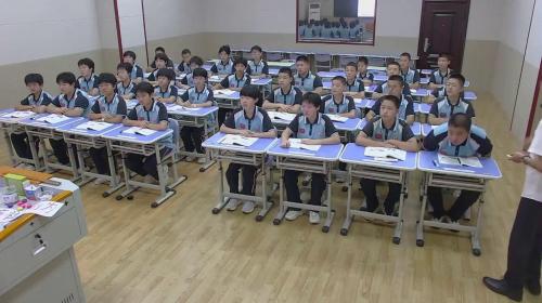 《在社会中成长》部编版八上道德与法治展示课视频